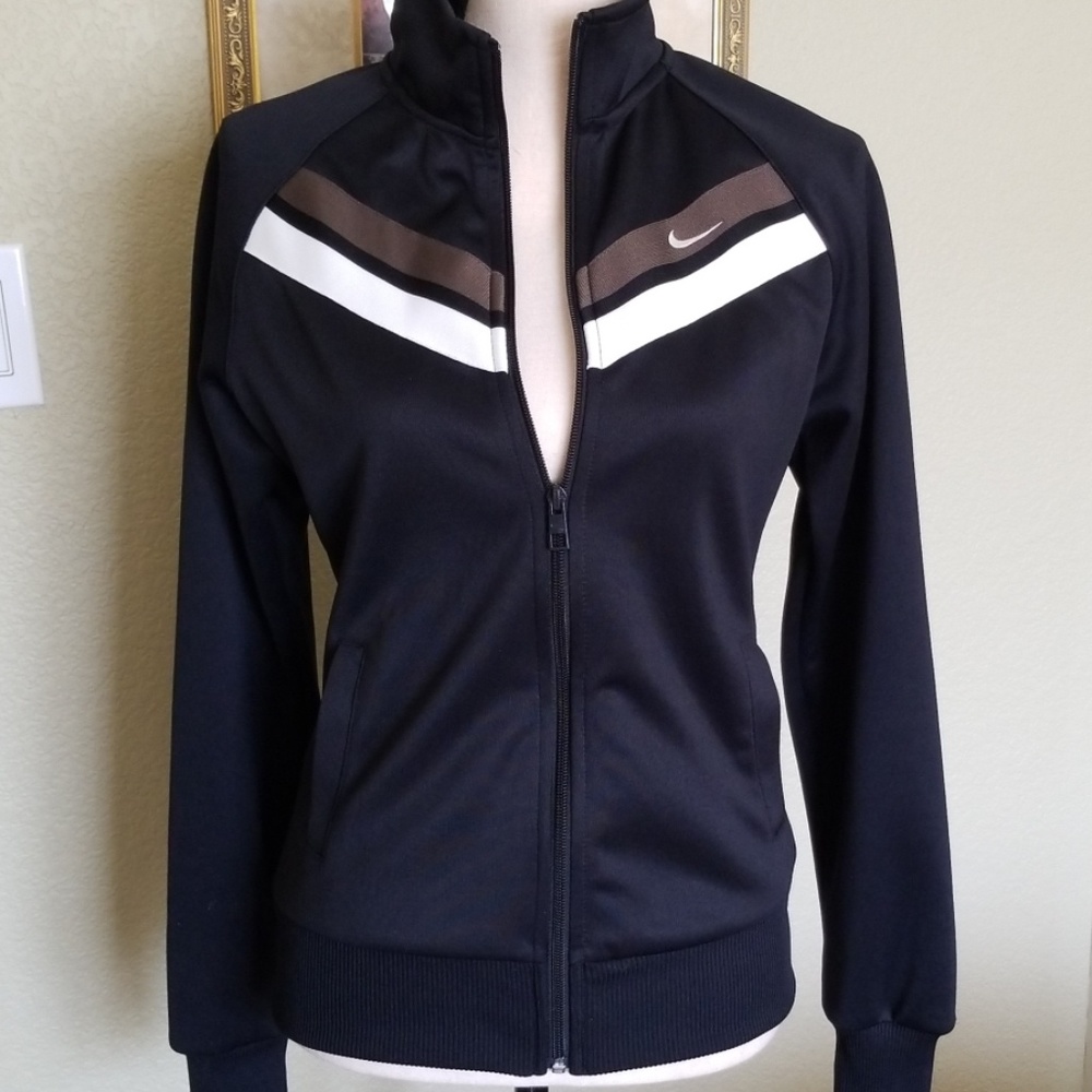 Nike jacket - like NEW, size small